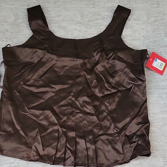 Isaac Mizrahi Tops - Isaac Mizrahi Dark Brown Camisole Top